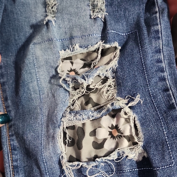 Distressed Blue Jeans - Picture 4 of 7